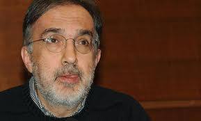 Marchionne e la sua coperta di Linus, ovverosia l'inseparabile maglione