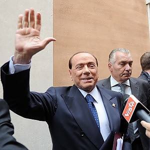 Berlusconi rilancia e promette vittoria, la Lega dei popoli dal nome scombinato, Storace esorta la Meloni a fare sul serio