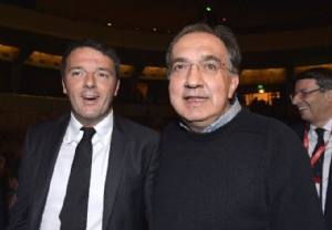 Renzi abbraccia Marchionne e parla all'ONU in un'aula semi deserta. Per risparmiare i ministeriali usciranno due ore prima dal lavoro