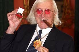 Jimmy Savile la pop star inglese, morta nell'ottobre del 2011, sembra aver seviziato più di 200 vittime