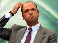 Alfano cerca di imporre le regole a FI che risponde sibillina. La destra ha perso l'identità e rischia l'annichilimento