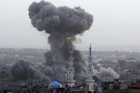 Missili, bombardieri, elicotteri Apache e droni: 130 morti palestinesi, 5 morti israeliani