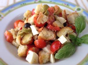 Panzanella croccante, dal cavalier medieval amata all'istante