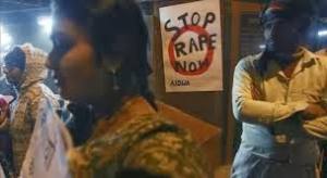 Dal Paese dove tengono prigionieri i due marò. Un indiano brucia vive le sue tre nipotine