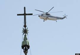 L’inutile stupida diretta del volo dell’elicottero papale