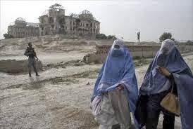 In Afghanistan se non si è sposati, ma conviventi, tagliano la testa