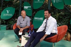 Salvini: Genova non sarà una seconda Viareggio. Bagno di folla per il ministro dell’interno nella villa di D’Annunzio. 