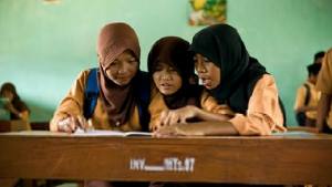In Indonesia un test di verginità per le ragazze, per essere ammesse all'università